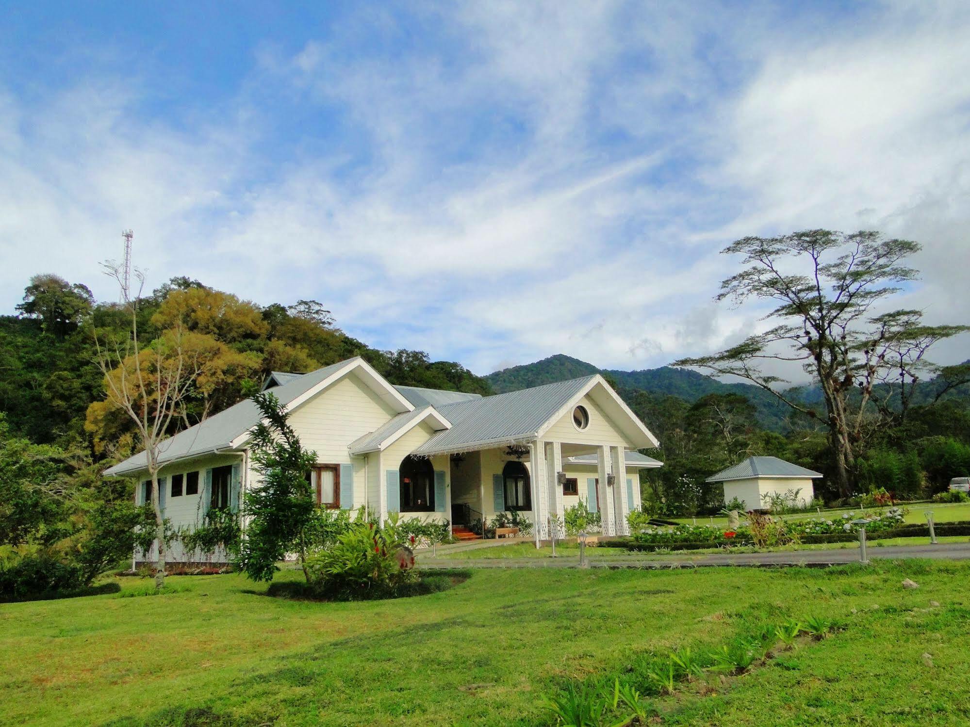 The Riverside Inn Букет Екстериор снимка